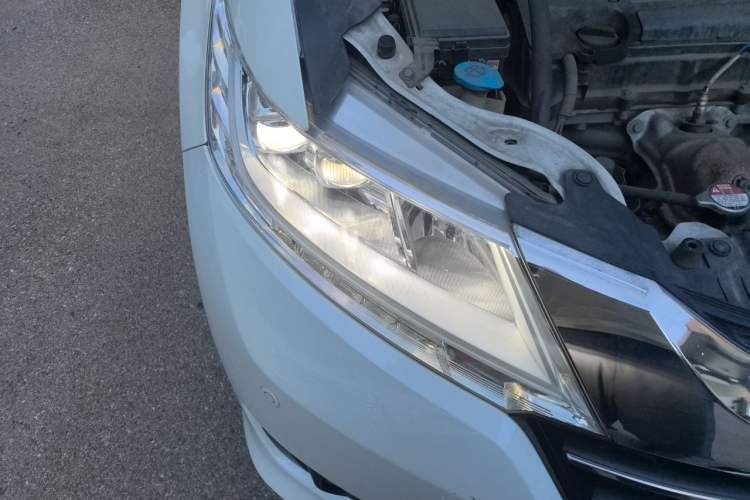 Used Honda Odyssey 2015 Updated Version 2.4L Smart Edition Right Front Headlight