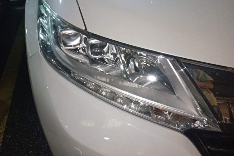 Used Honda Odyssey 2015 Updated Version 2.4L Smart Edition Right Front Headlight