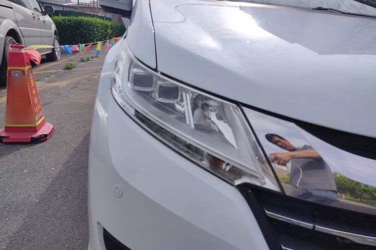 Used Honda Odyssey 2015 2.4L Smart Edition Right Front Headlight