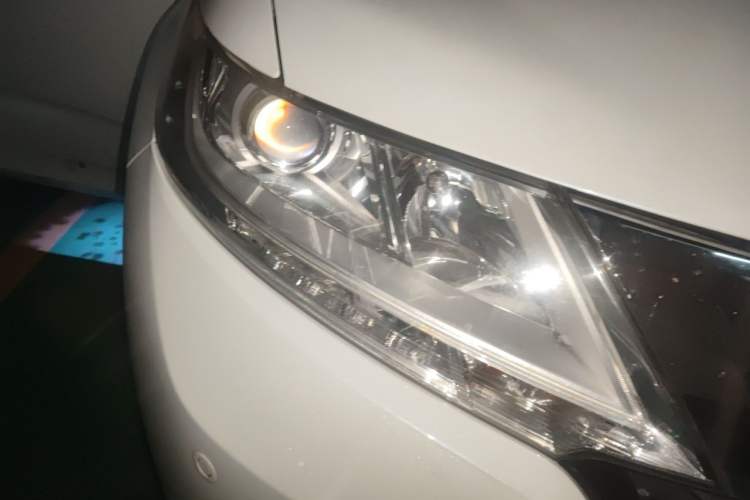 Used Honda Odyssey 2015 2.4L Luxury Edition Right Front Headlight