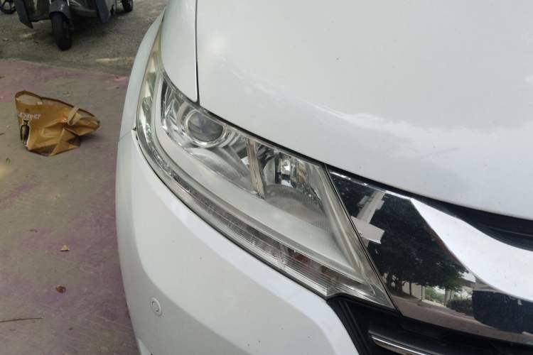 Used Honda Odyssey 2015 Revised 2.4L Luxury Edition Right Front Headlight