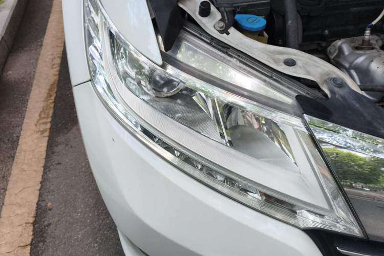 Used Honda Odyssey 2015 2.4L Comfort Edition Right Front Headlight
