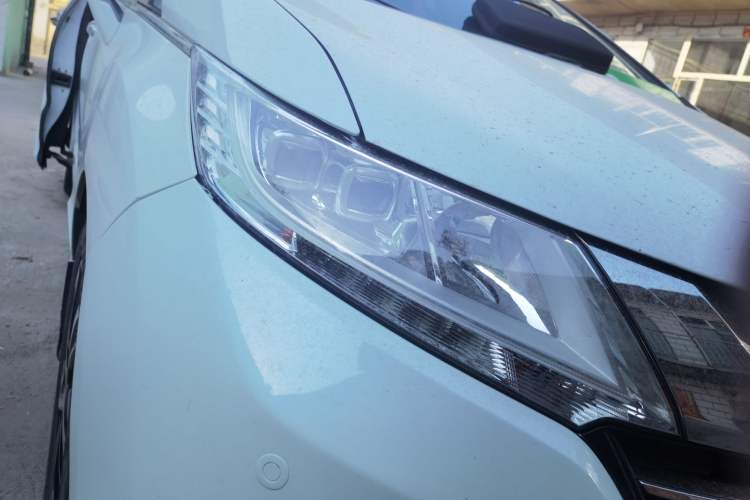 Used Honda Odyssey 2015 Updated Version 2.4L Smart Edition Right Front Headlight