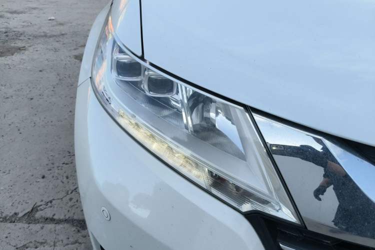Used Honda Odyssey 2015 Revised Version 2.4L Supreme Edition Right Front Headlight