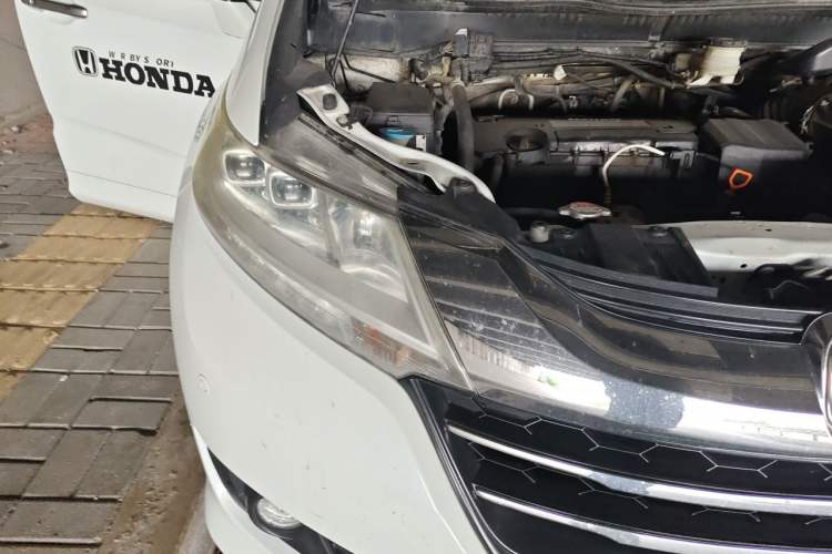 Used Honda Odyssey 2015 Updated Version 2.4L Smart Edition Right Front Headlight