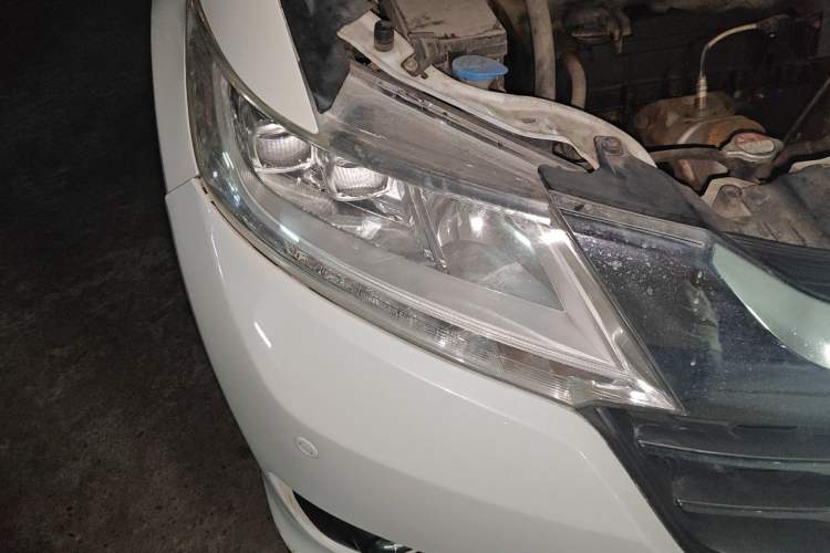 Used Honda Odyssey 2015 Revised 2.4L Luxury Edition Right Front Headlight