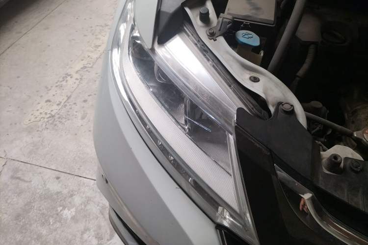 Used Honda Odyssey 2015 2.4L Smart Edition Right Front Headlight