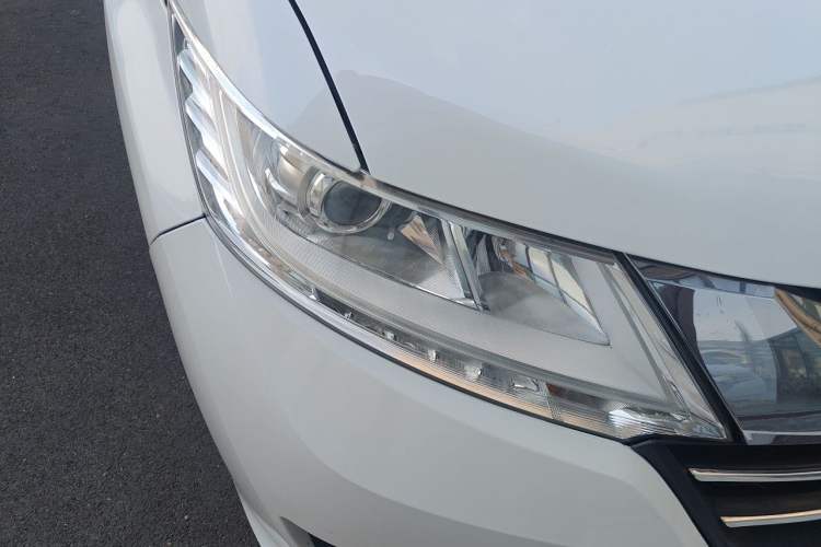 Used Honda Odyssey 2015 2.4L Comfort Edition Right Front Headlight