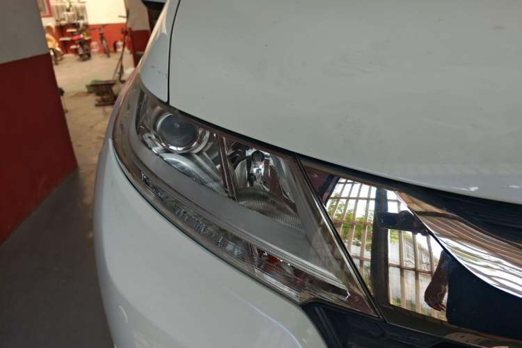 Used Honda Odyssey 2015 2.4L Luxury Edition Right Front Headlight