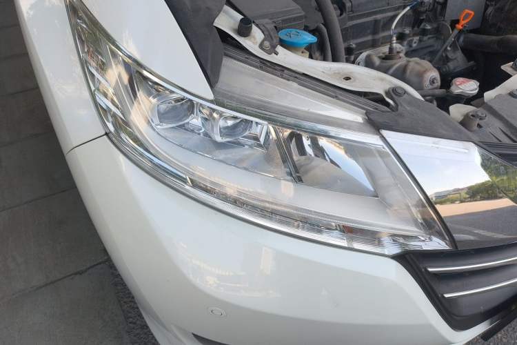 Used Honda Odyssey 2015 2.4L Smart Edition Right Front Headlight