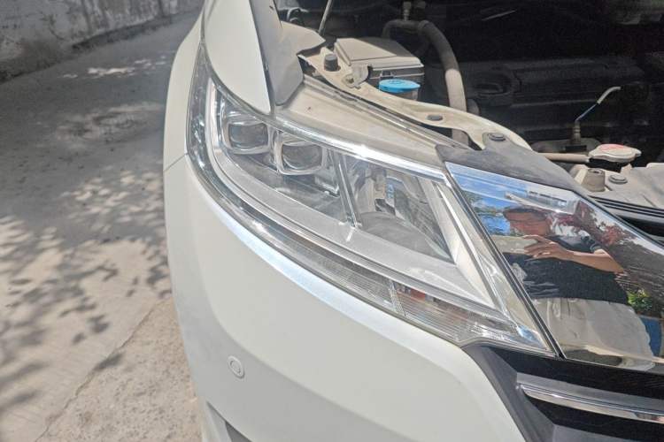 Used Honda Odyssey 2015 Updated Version 2.4L Smart Edition Right Front Headlight
