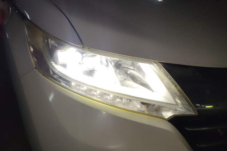 Used Honda Odyssey 2015 2.4L Supreme Edition Right Front Headlight