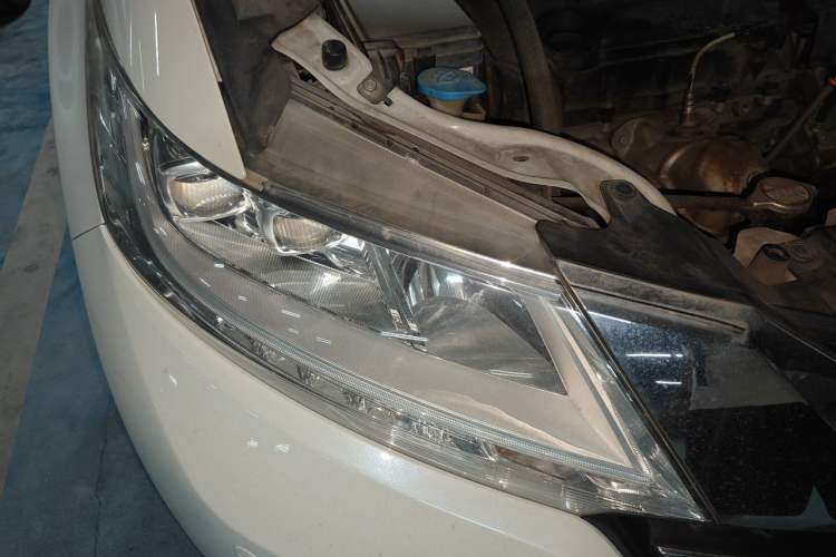 Used Honda Odyssey 2015 Updated Version 2.4L Smart Edition Right Front Headlight
