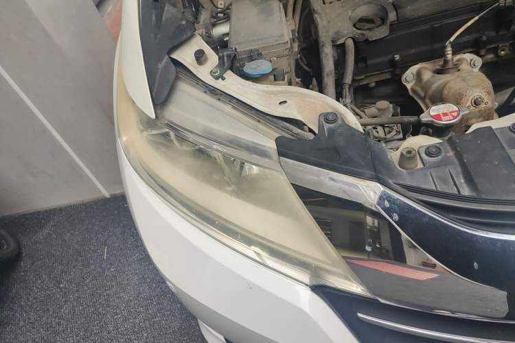 Used Honda Odyssey 2015 Updated Version 2.4L Smart Edition Right Front Headlight
