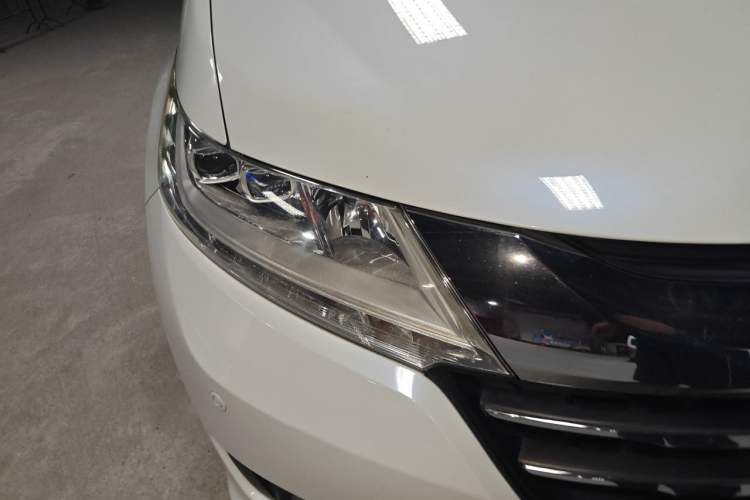 Used Honda Odyssey 2015 Updated Version 2.4L Smart Edition Right Front Headlight