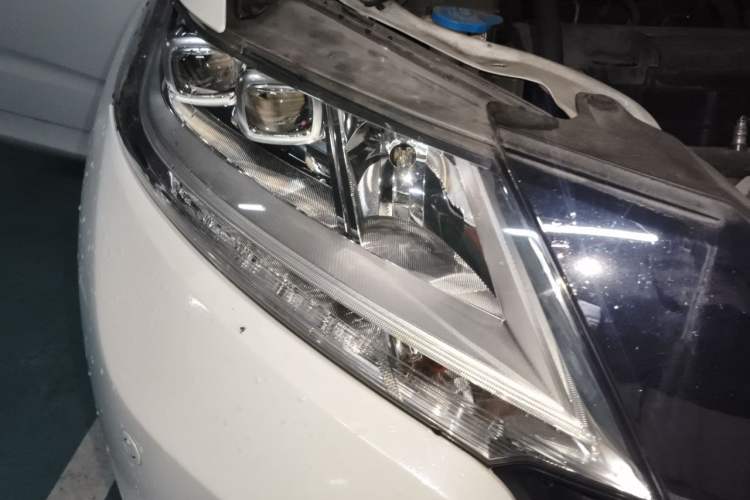 Used Honda Odyssey 2015 2.4L Smart Edition Right Front Headlight