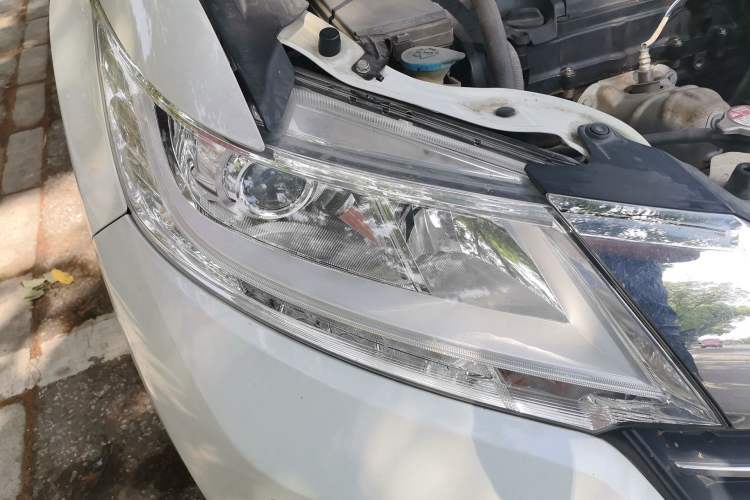 Used Honda Odyssey 2015 Revised 2.4L Luxury Edition Right Front Headlight
