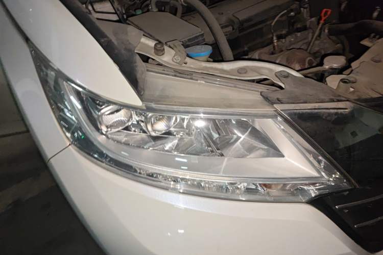 Used Honda Odyssey 2015 2.4L Smart Edition Right Front Headlight