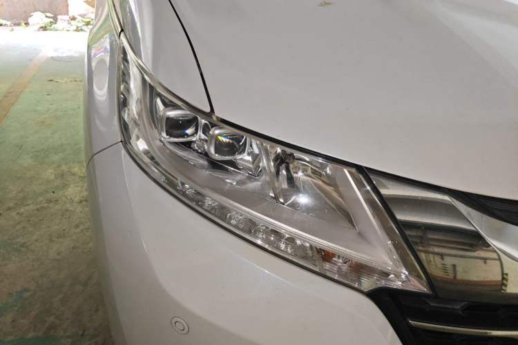 Used Honda Odyssey 2015 Updated Version 2.4L Smart Edition Right Front Headlight