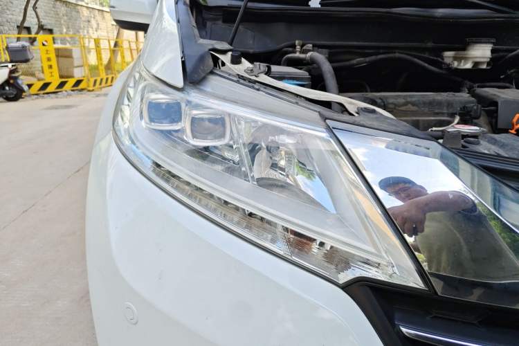 Used Honda Odyssey 2015 Updated Version 2.4L Smart Edition Right Front Headlight