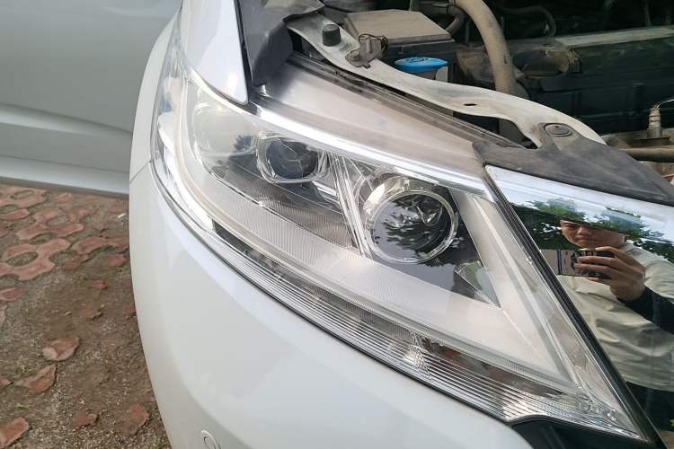 Used Honda Odyssey 2015 Updated Version 2.4L Smart Edition Right Front Headlight