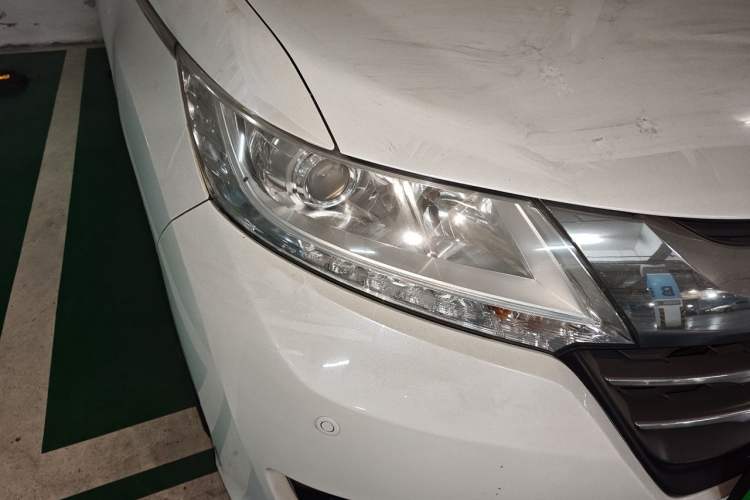 Used Honda Odyssey 2015 Revised 2.4L Luxury Edition Right Front Headlight