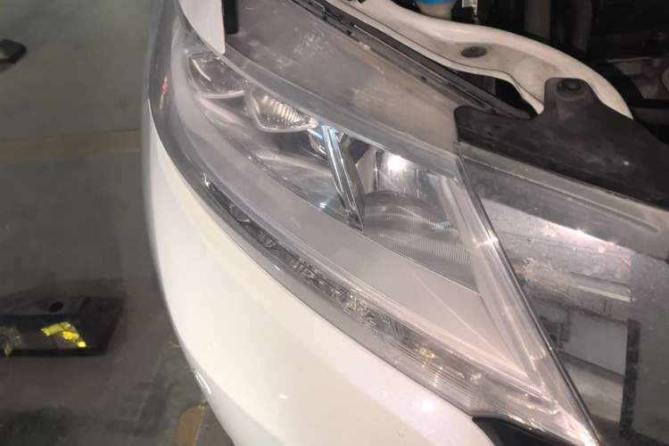 Used Honda Odyssey 2015 Updated Version 2.4L Smart Edition Right Front Headlight
