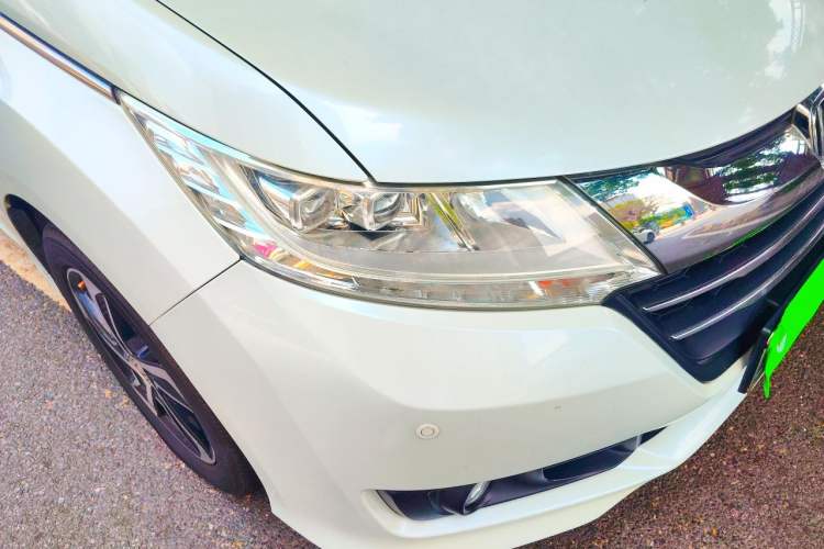 Used Honda Odyssey 2015 Updated Version 2.4L Smart Edition Right Front Headlight