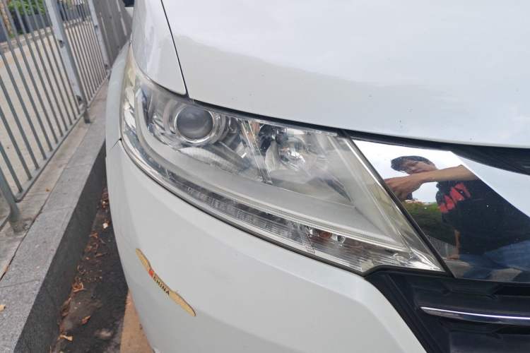 Used Honda Odyssey 2015 2.4L Comfort Edition Right Front Headlight