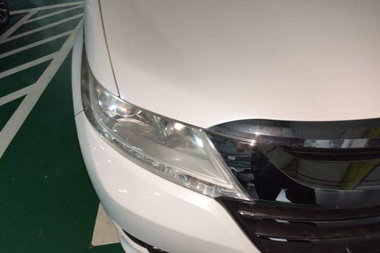 Used Honda Odyssey 2015 Revised 2.4L Luxury Edition Right Front Headlight