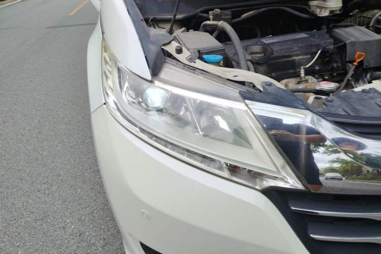 Used Honda Odyssey 2015 2.4L Luxury Edition Right Front Headlight