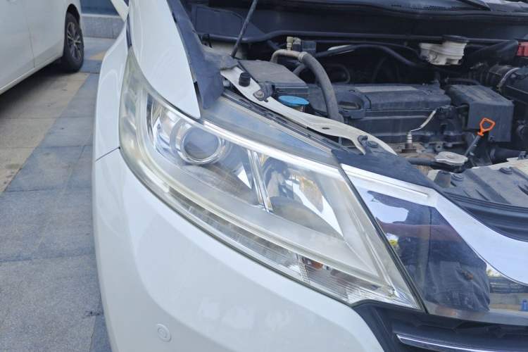 Used Honda Odyssey 2015 2.4L Luxury Edition Right Front Headlight