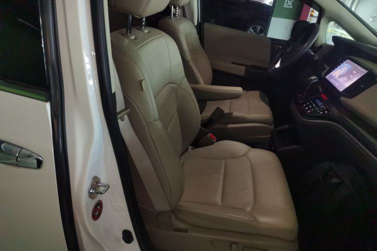 Used Honda Odyssey 2015 Updated Version 2.4L Smart Edition Right Front Seat