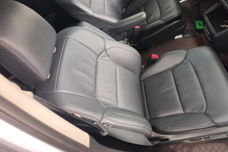 Used Honda Odyssey 2015 Updated Version 2.4L Smart Edition Right Front Seat