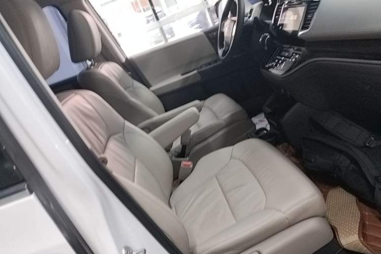 Used Honda Odyssey 2015 Revised 2.4L Luxury Edition Right Front Seat