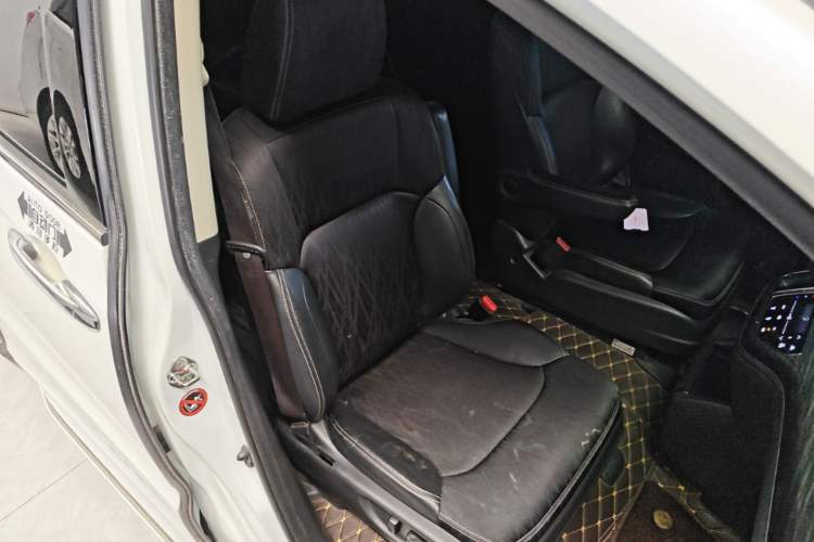 Used Honda Odyssey 2015 Updated 2.4L Smart Cool Version Right Front Seat