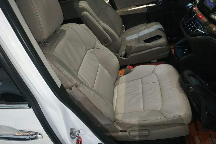 Used Honda Odyssey 2015 Revised 2.4L Luxury Edition Right Front Seat