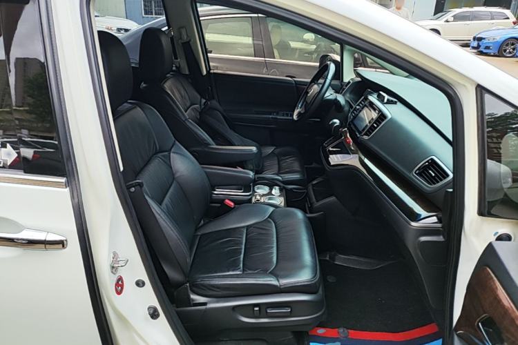 Used Honda Odyssey 2015 2.4L Supreme Edition Right Front Seat