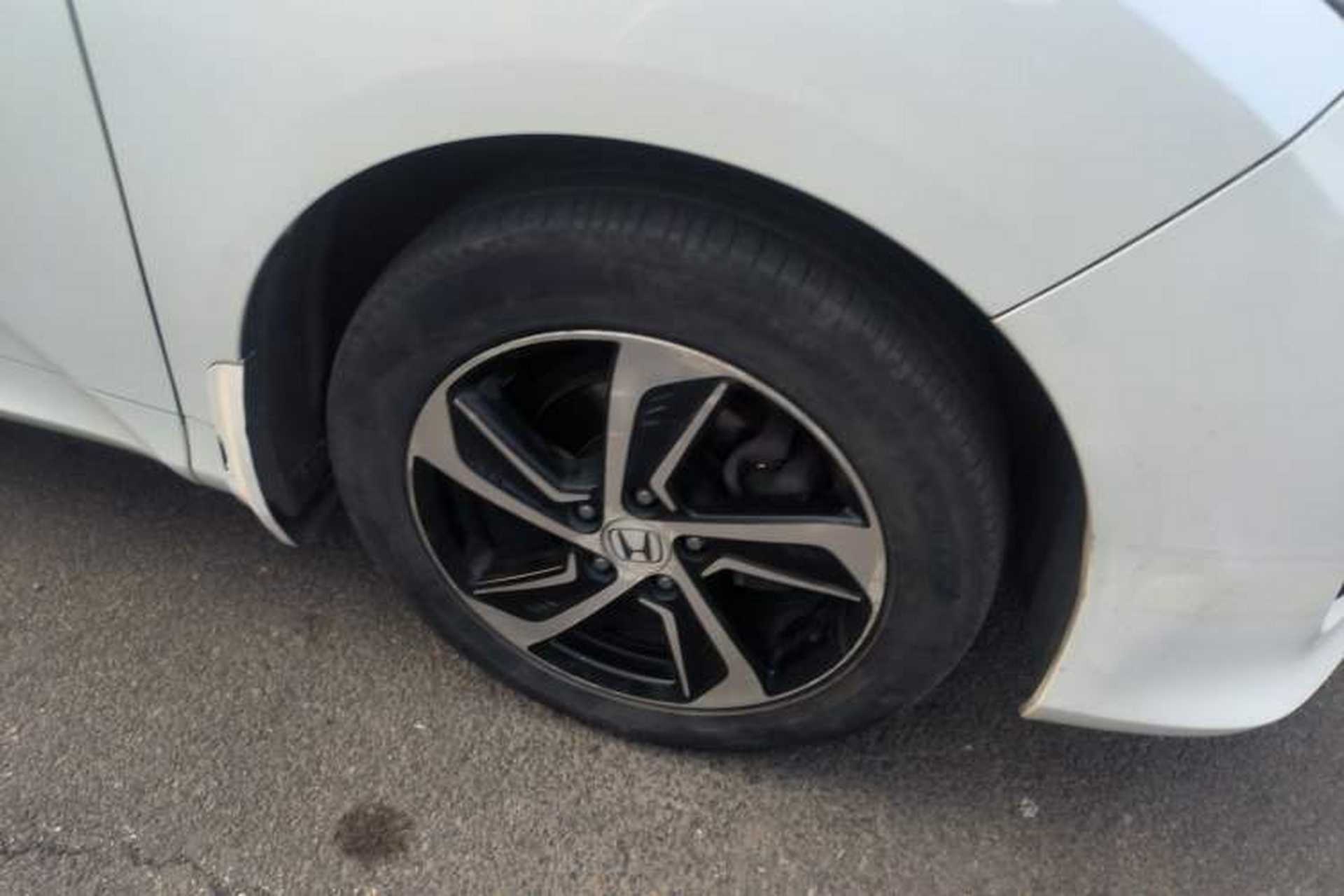 Used Honda Odyssey 2015 Updated Version 2.4L Smart Edition Right Front Wheel Hub