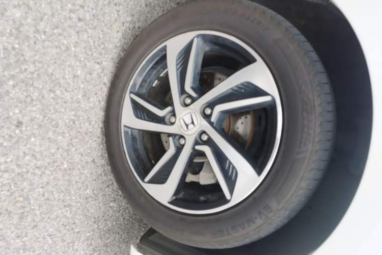 Used Honda Odyssey 2015 Revised Version 2.4L Supreme Edition Right Front Wheel Hub