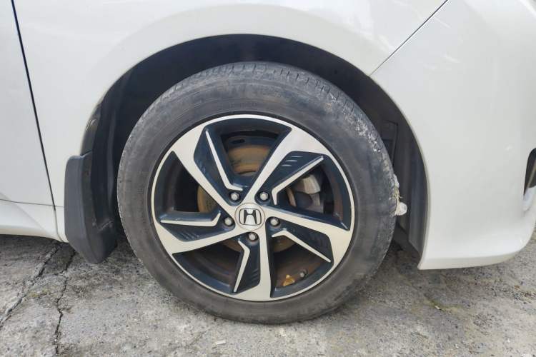 Used Honda Odyssey 2015 Revised 2.4L Luxury Edition Right Front Wheel Hub