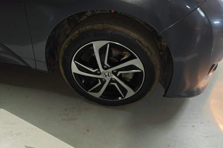 Used Honda Odyssey 2015 Revised 2.4L Luxury Edition Right Front Wheel Hub