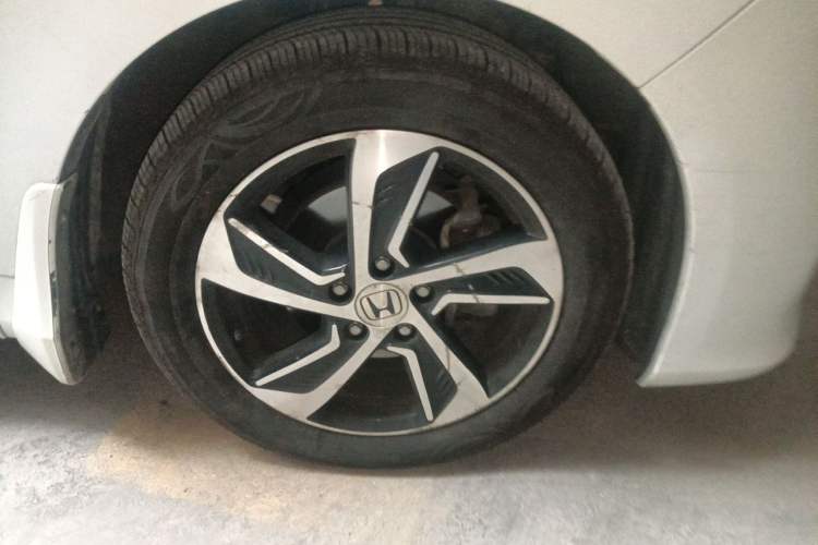 Used Honda Odyssey 2015 Revised 2.4L Luxury Edition Right Front Wheel Hub