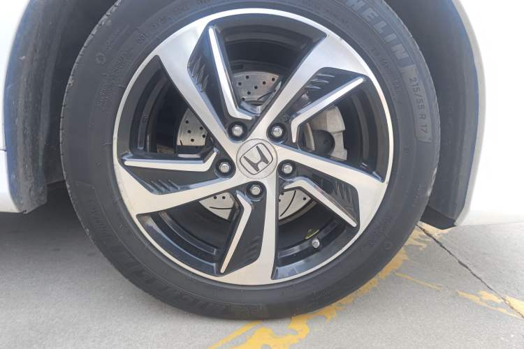 Used Honda Odyssey 2015 Revised Version 2.4L Supreme Edition Right Front Wheel Hub