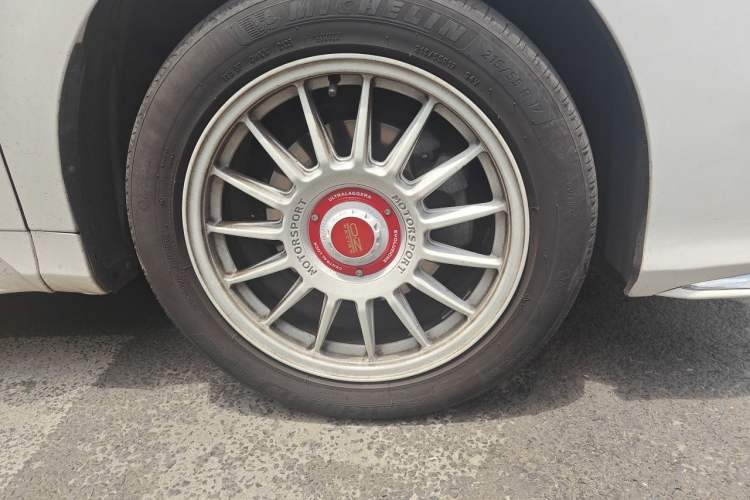 Used Honda Odyssey 2015 2.4L Supreme Edition Right Front Wheel Hub