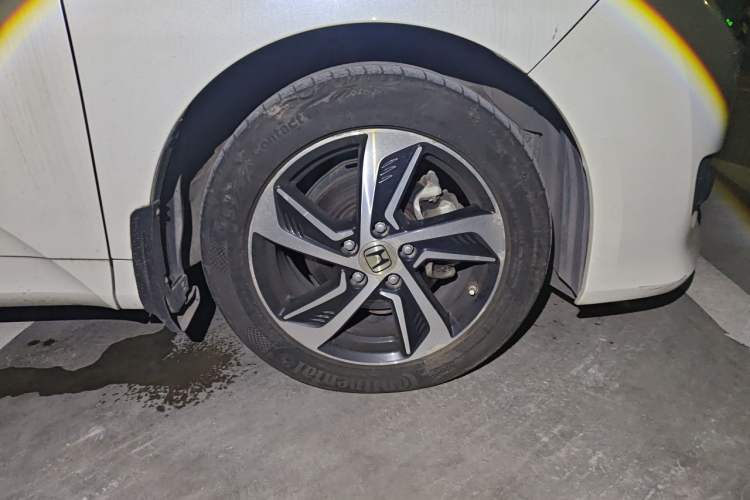 Used Honda Odyssey 2015 Updated Version 2.4L Smart Edition Right Front Wheel Hub