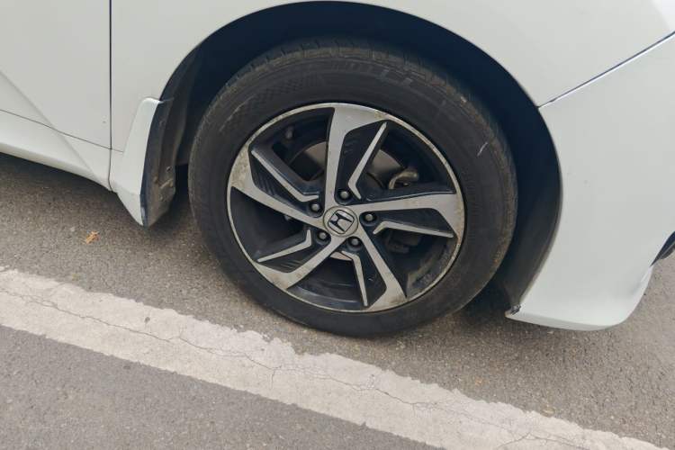 Used Honda Odyssey 2015 Updated Version 2.4L Smart Edition Right Front Wheel Hub