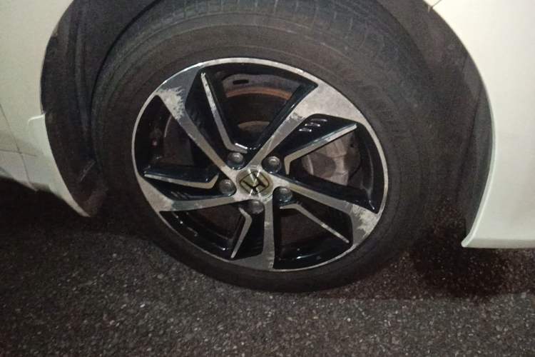 Used Honda Odyssey 2015 Updated Version 2.4L Smart Edition Right Front Wheel Hub