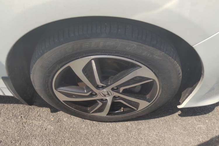 Used Honda Odyssey 2015 2.4L Smart Edition Right Front Wheel Hub