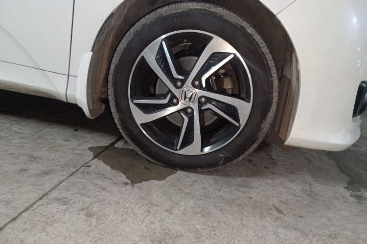 Used Honda Odyssey 2015 Revised 2.4L Luxury Edition Right Front Wheel Hub